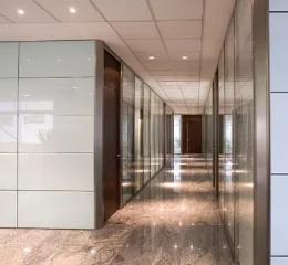 Divisória Corporativa Encaixilhada 